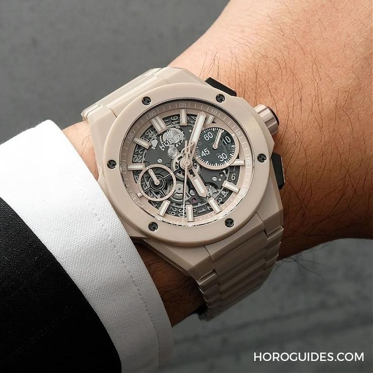 HUBLOT - 穿出正裝清爽感HUBLOT Big Bang Integrated彩色陶瓷鏈帶計(jì)時(shí)碼表