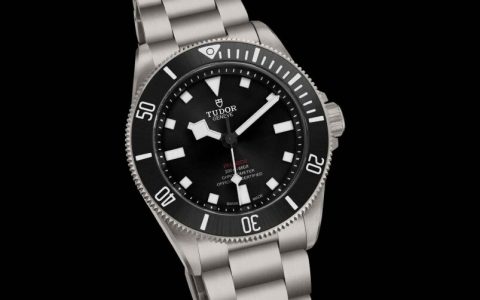 Tudor Pelagos 39以鈦金屬打造出極優雅的潛水表風格