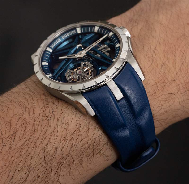 動手操作：羅杰杜彼 Excalibur Tourbillon Cobalt Watch