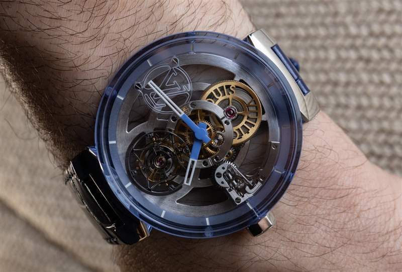 動手操作：路易威登 Tambour Moon Flying Tourbillon Poincon de Geneve 藍色藍寶石腕表