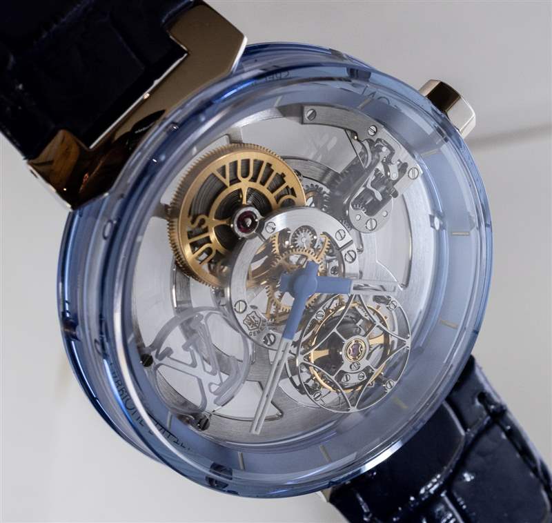 動手操作：路易威登 Tambour Moon Flying Tourbillon Poincon de Geneve 藍色藍寶石腕表