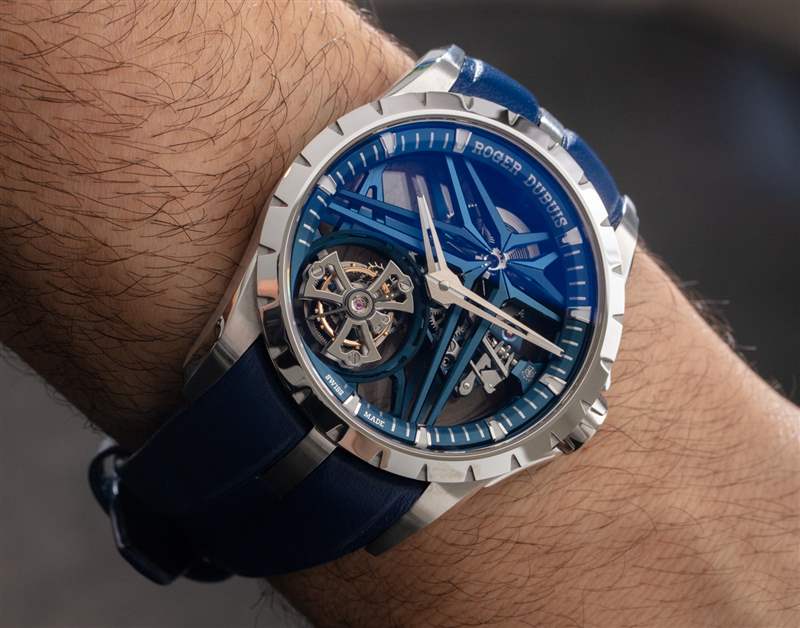 動手操作：羅杰杜彼 Excalibur Tourbillon Cobalt Watch