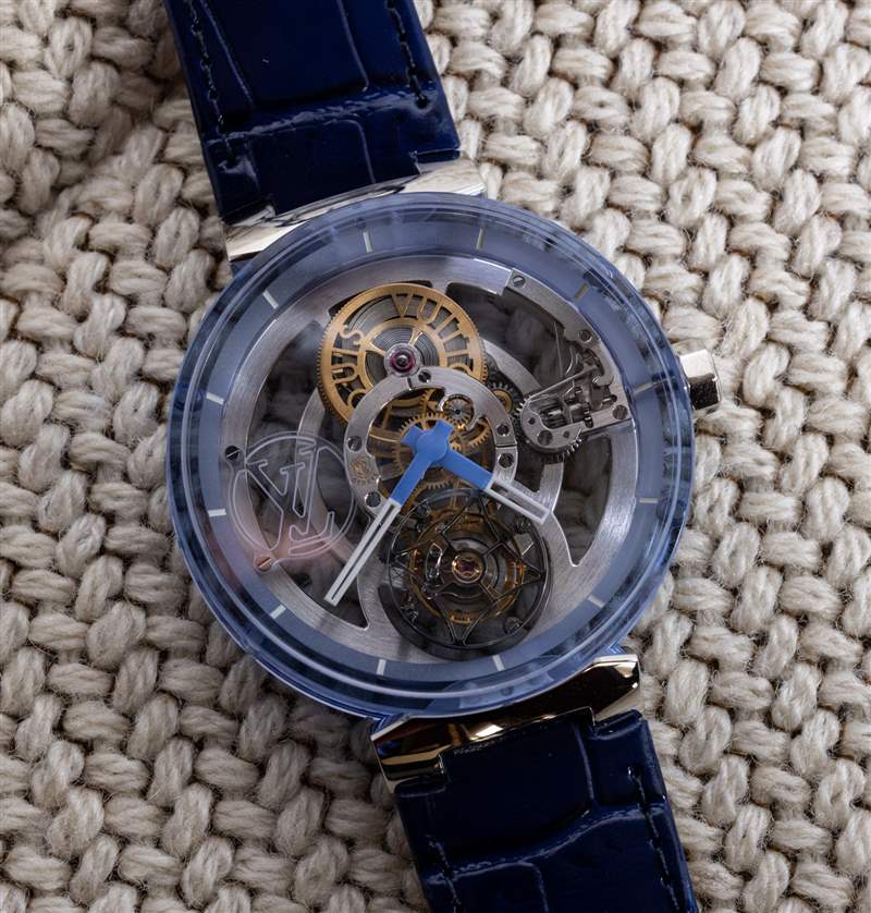 動手操作：路易威登 Tambour Moon Flying Tourbillon Poincon de Geneve 藍色藍寶石腕表