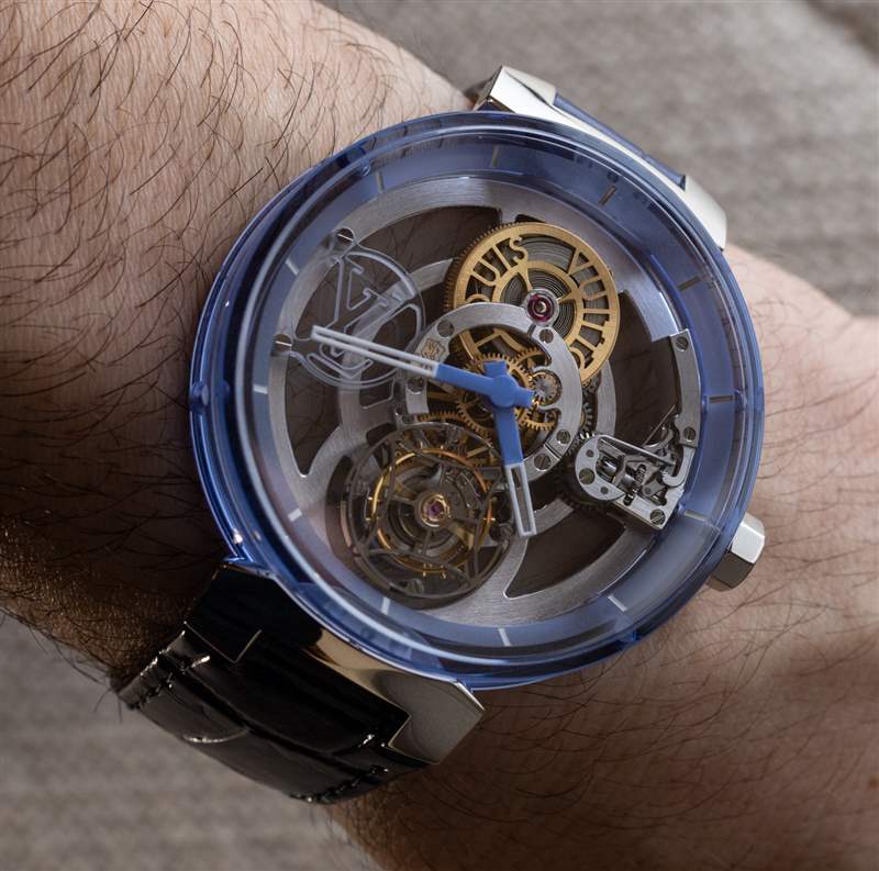 動手操作：路易威登 Tambour Moon Flying Tourbillon Poincon de Geneve 藍色藍寶石腕表