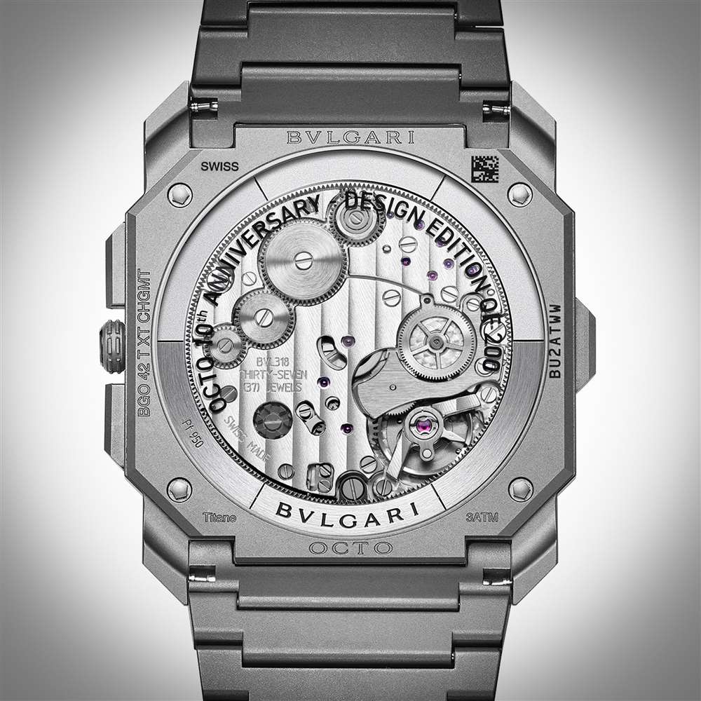 底蓋和機芯，Bulgari Octo Finissimo GMT Anniversary Chronograph