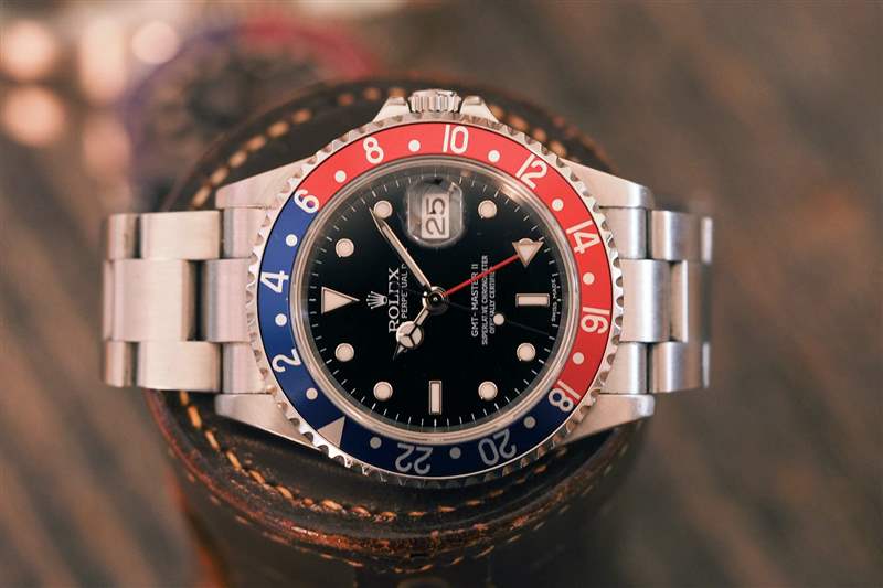 類似的勞力士 GMT-Master II 參考。 16710到阿弗萊克在《消失的愛人》中佩戴的手表