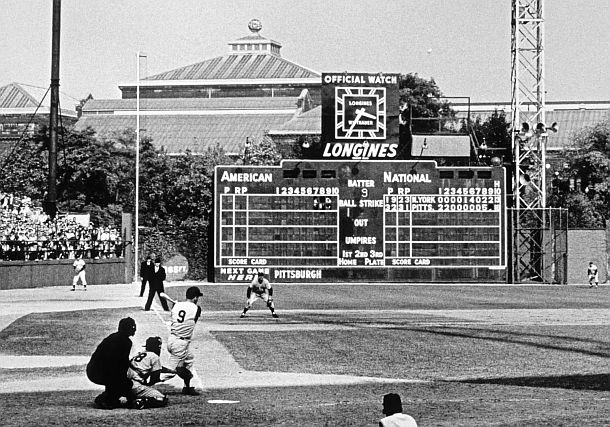 Forbes Field 浪琴鐘表