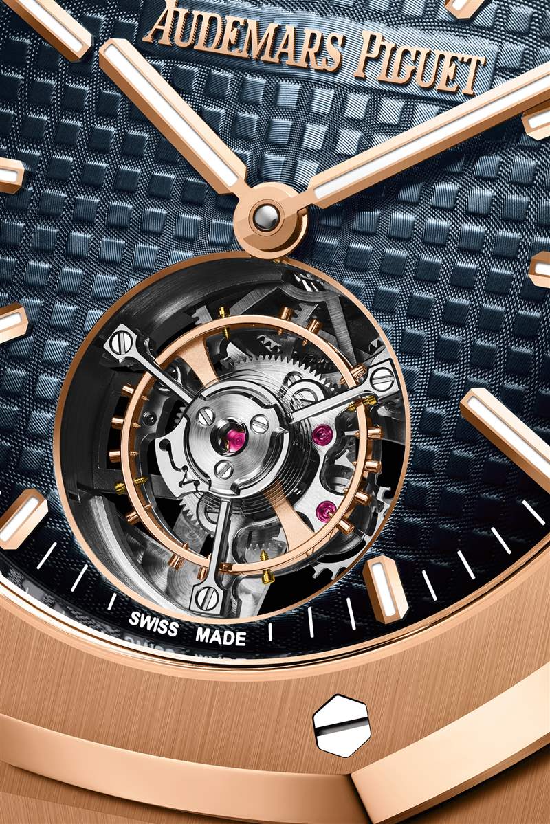 Audemars Piguet推出全新皇家橡樹自動上鏈飛行陀飛輪腕表