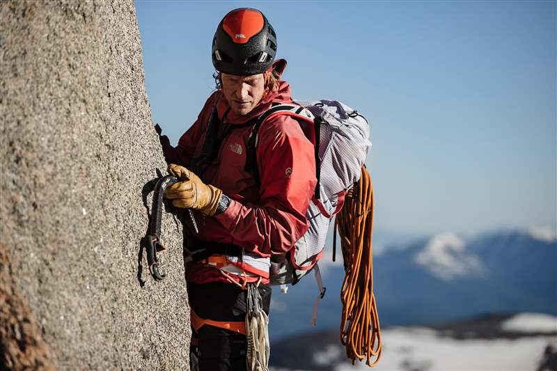 隆重推出江詩丹頓Overseas“Everest”鈦金屬計時碼表和雙時區限量版