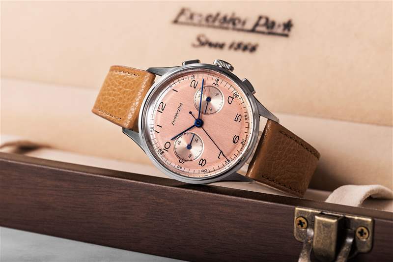 Tan Dial Excelsior Park 計時碼表在其側面