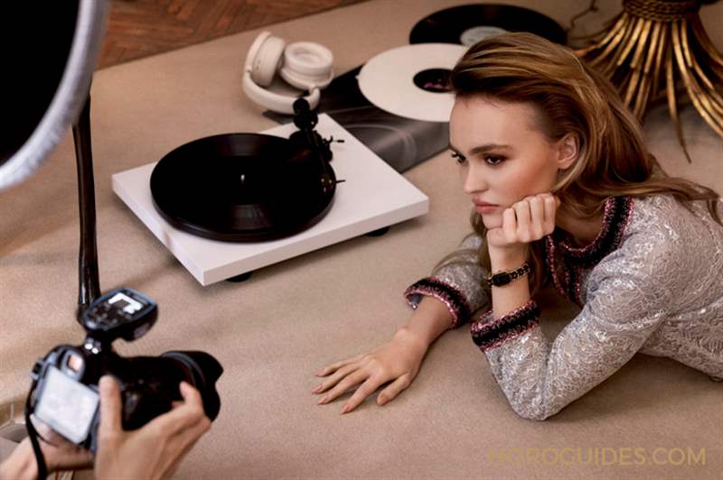 CHANEL - CHANEL Première腕表－原創款形象大使，為什么是Lily-Rose Depp？